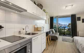 102/4 Lake Avenue, Frankton