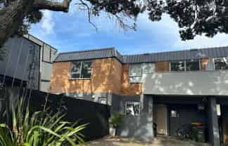 8a/5 Glen Road, Browns Bay