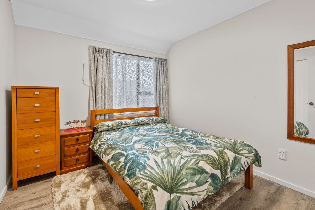 Walk In - Unpack Your Suitcase - Vista 6