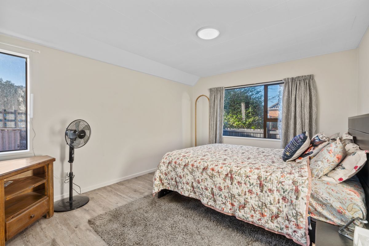 Walk In - Unpack Your Suitcase - Vista 5