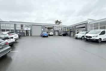 216m2 Industrial Unit for Lease | Wairau Valley