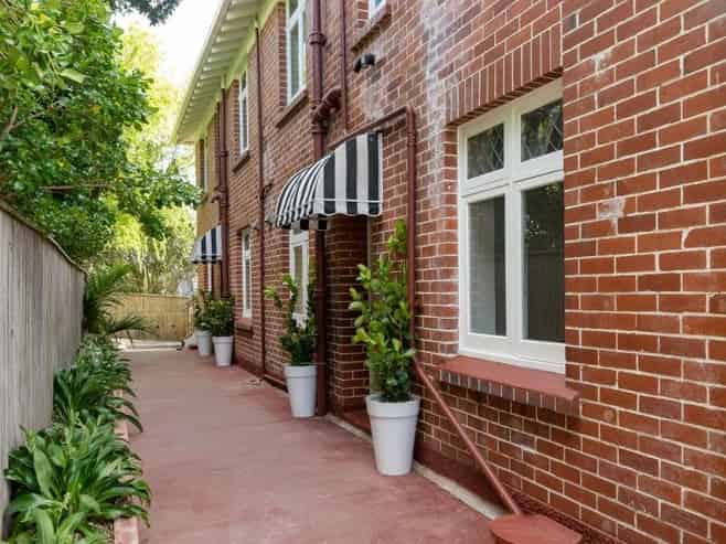 2/9A Hawker Street, Mount Victoria
