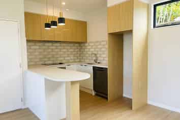 2/123 Barrack Road, Mount Wellington