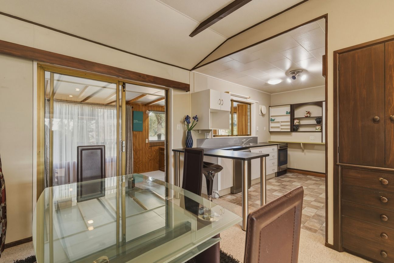 Deceased Estate -Spacious Family Home Must Be Sold - Vista 6