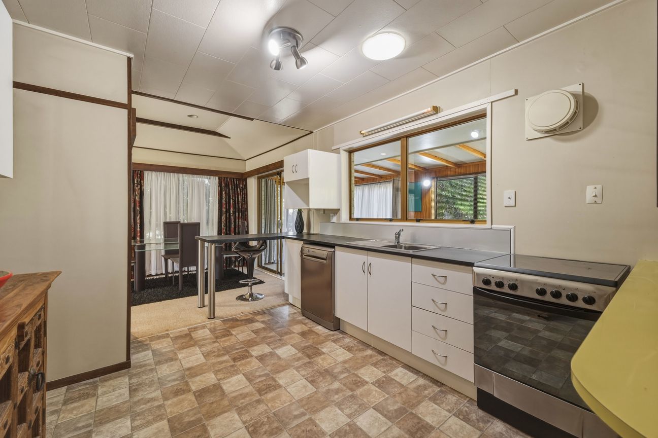 Deceased Estate -Spacious Family Home Must Be Sold - Més