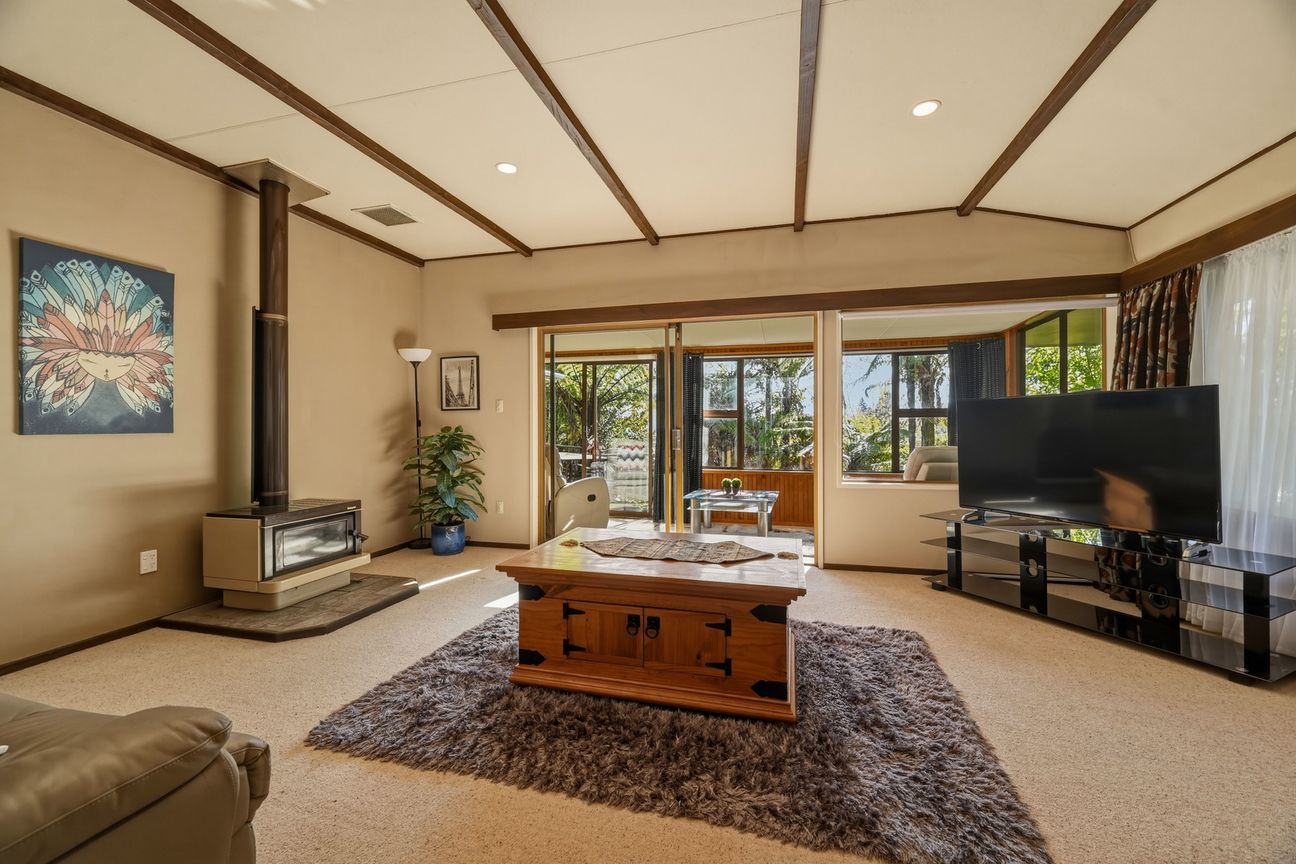 Deceased Estate -Spacious Family Home Must Be Sold - Vista 2