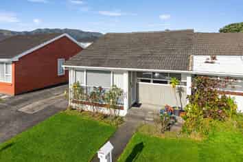 15 Amberley Grove, Lower Hutt