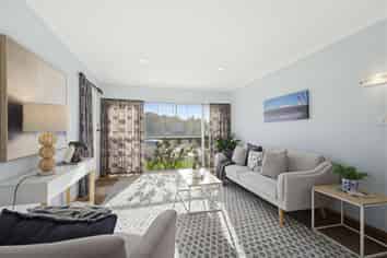15 Amberley Grove, Lower Hutt