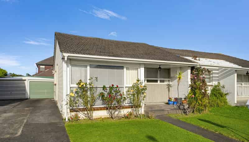 15 Amberley Grove, Lower Hutt