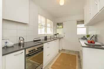 1/1 Harvey Place, Saint Heliers