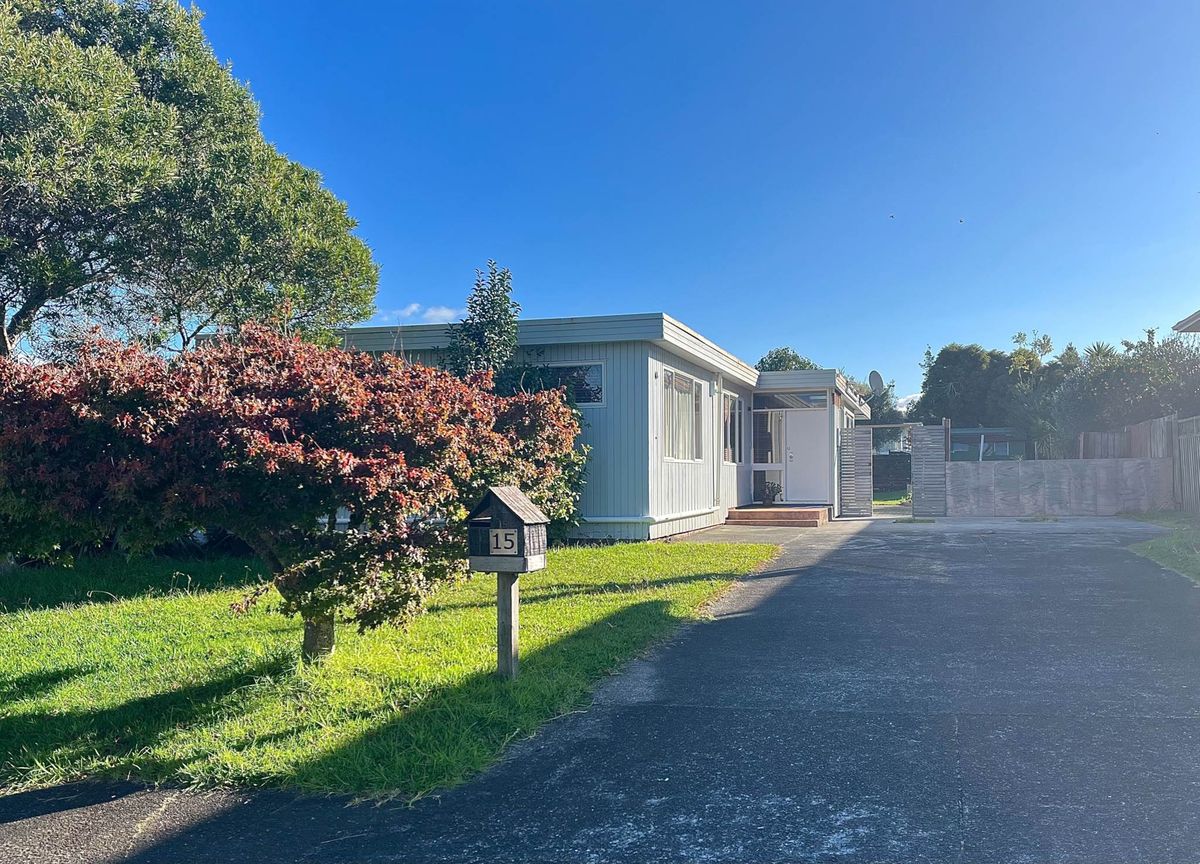 3 Bed 1 Bath in Pakuranga, Pakuranga Heights