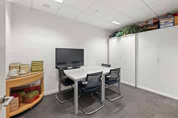 Large Office in the Mountaineer