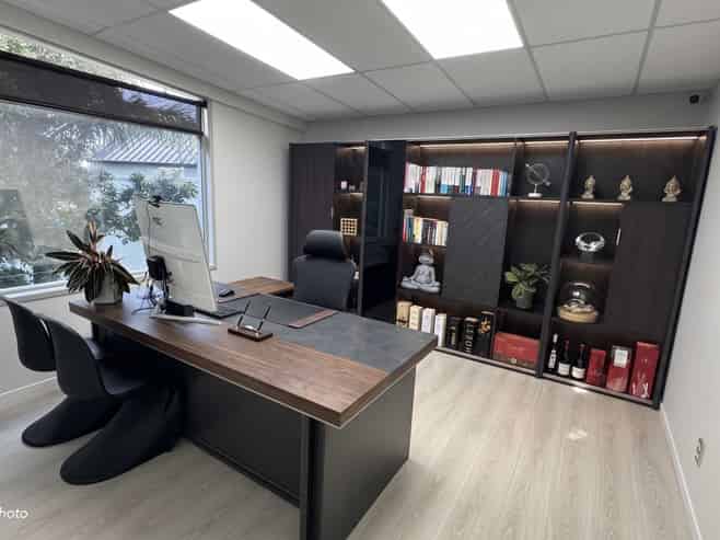 FOR SALE: Turnkey Elegance & Maximum Exposure