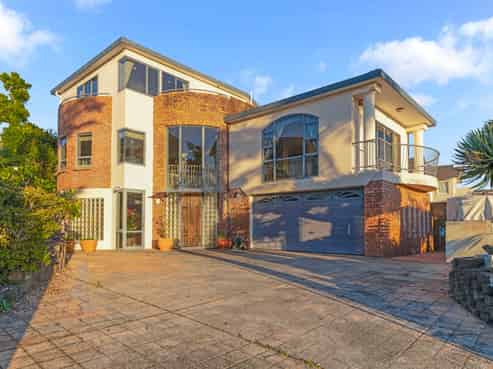 18 Ribbonwood Crescent, Goodwood Heights