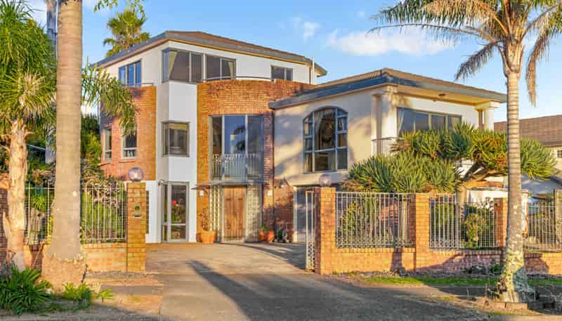 18 Ribbonwood Crescent, Goodwood Heights