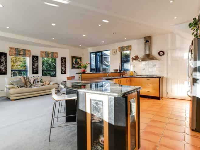 18 Ribbonwood Crescent, Goodwood Heights