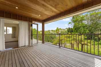 52b D'Oyly Drive, Stanmore Bay