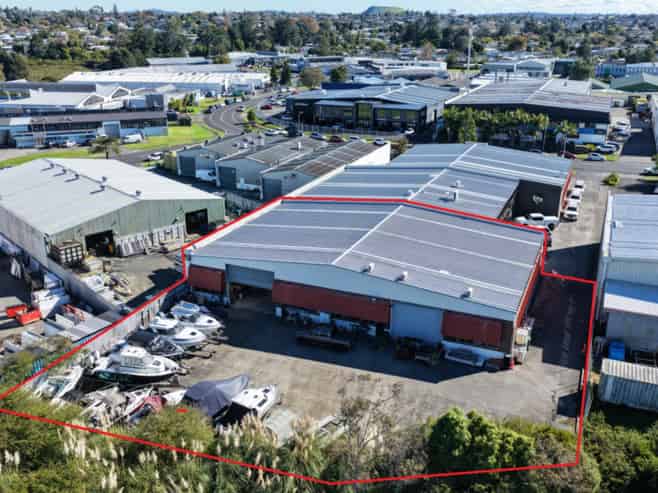 Industrial facility with 750sqm yard