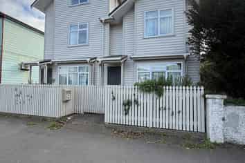 B/16 Te Wharepouri St, Berhampore