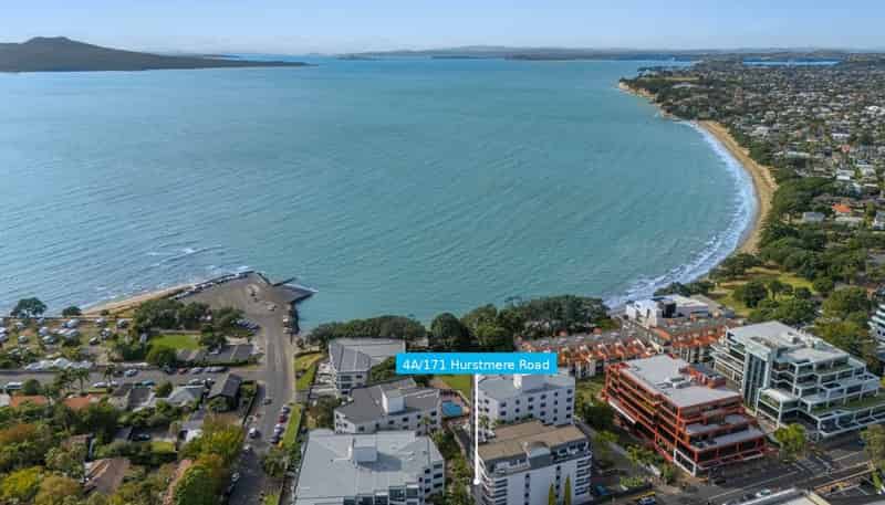 4a/171 Hurstmere Road, Takapuna