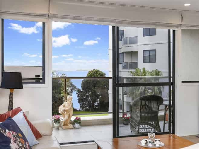 4a/171 Hurstmere Road, Takapuna