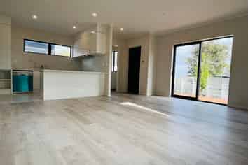 82A Eversleigh Road, Belmont