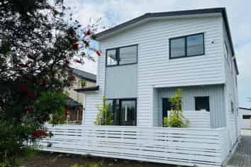 82A Eversleigh Road, Belmont