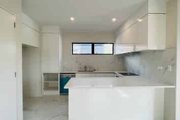 82A Eversleigh Road, Belmont