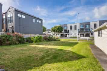 1 Beach Road, Te Atatu Peninsula