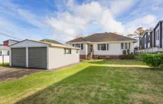 1 Beach Road, Te Atatu Peninsula