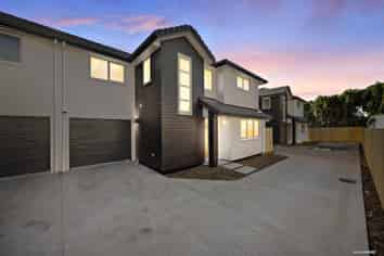 2/372 Lake Road, Takapuna