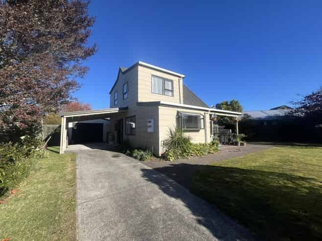 16 Garden Grove, Nukuhau