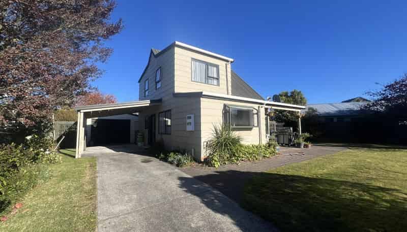 16 Garden Grove, Nukuhau