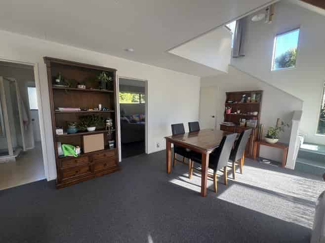 16 Garden Grove, Nukuhau
