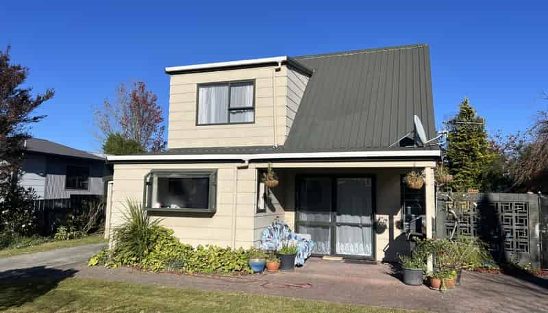 16 Garden Grove, Nukuhau