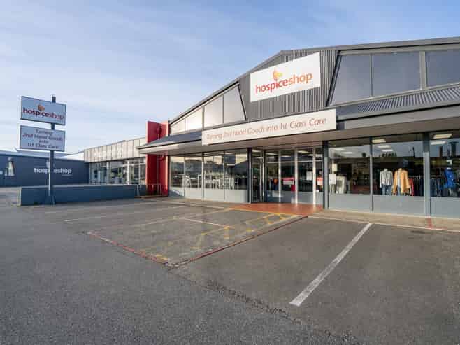 HIGH PROFILE CBD COMMERCIAL OPPORTUNITY