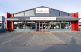HIGH PROFILE CBD COMMERCIAL OPPORTUNITY