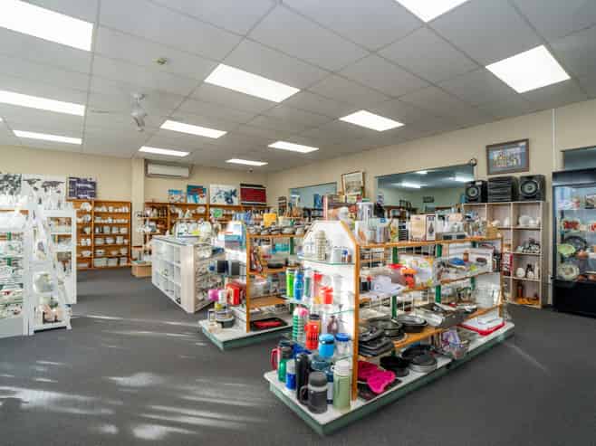 HIGH PROFILE CBD COMMERCIAL OPPORTUNITY
