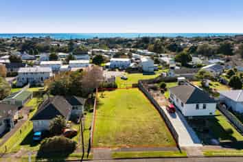 11 Banks Street, Marfell