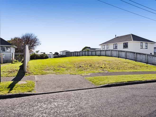 11 Banks Street, Marfell