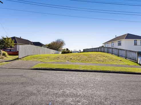 11 Banks Street, Marfell