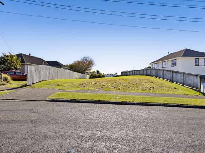 11 Banks Street, Marfell