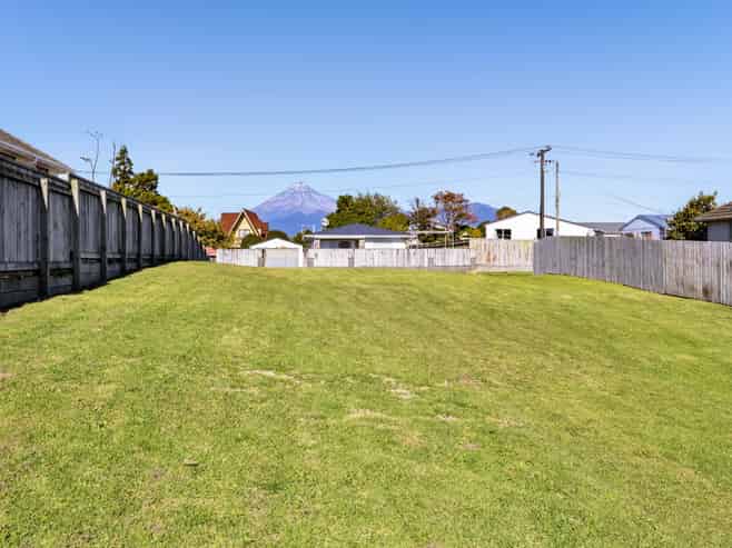 11 Banks Street, Marfell
