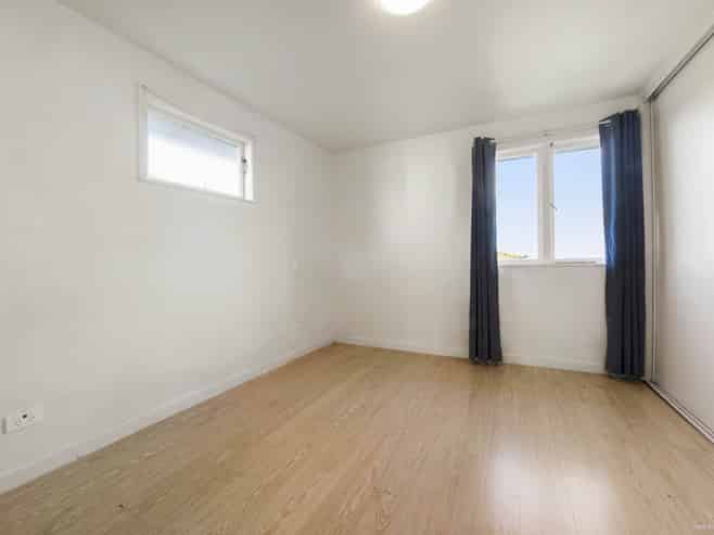 44 Chorley Avenue, Massey