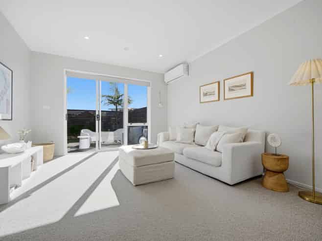 4 Makura Road, Long Bay