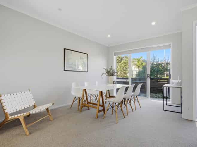 4 Makura Road, Long Bay
