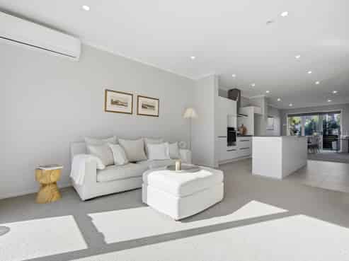 4 Makura Road, Long Bay
