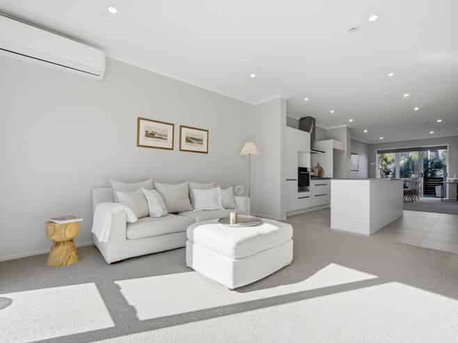 4 Makura Road, Long Bay