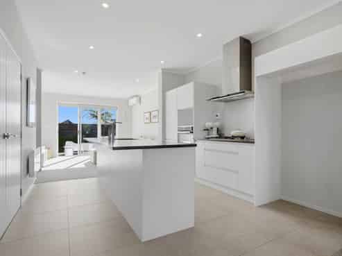 4 Makura Road, Long Bay