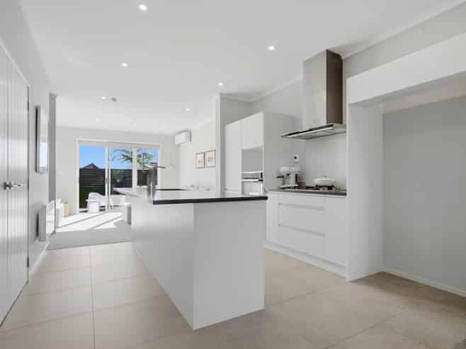 4 Makura Road, Long Bay